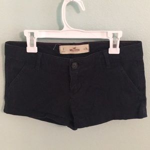 Black hollister shorts!!